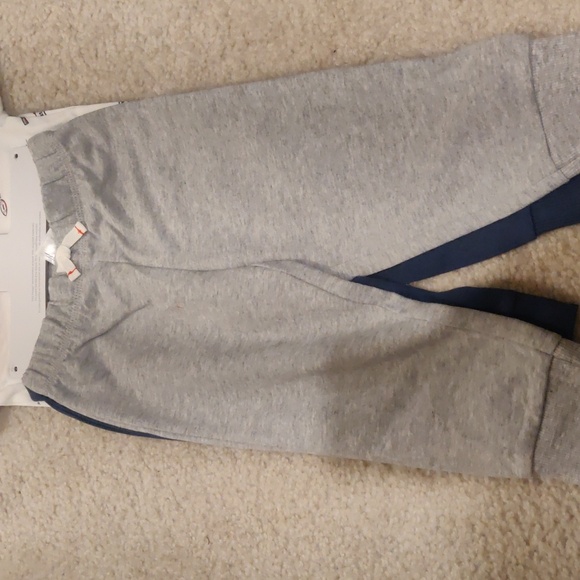 New! 24m Carter's baby 4 PC onesie and pants set - Picture 4 of 6